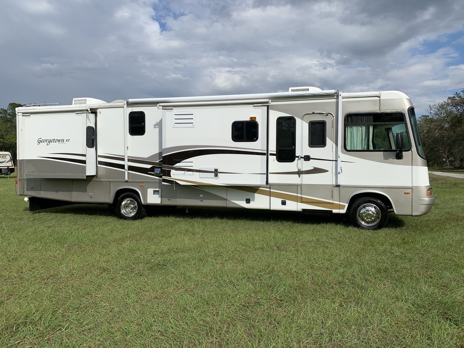 Georgetown XL Class A motorhome in an open field